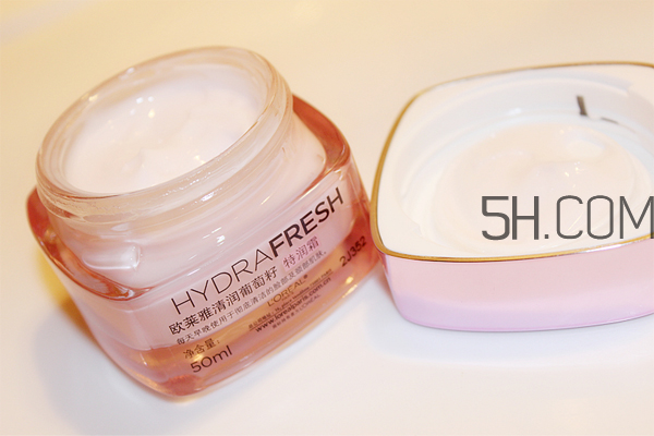 玉蘭油大紅瓶面霜和歐萊雅葡萄籽特潤(rùn)霜哪個(gè)好? 玉蘭油大紅瓶面霜和歐萊雅葡萄籽特潤(rùn)霜哪個(gè)好?