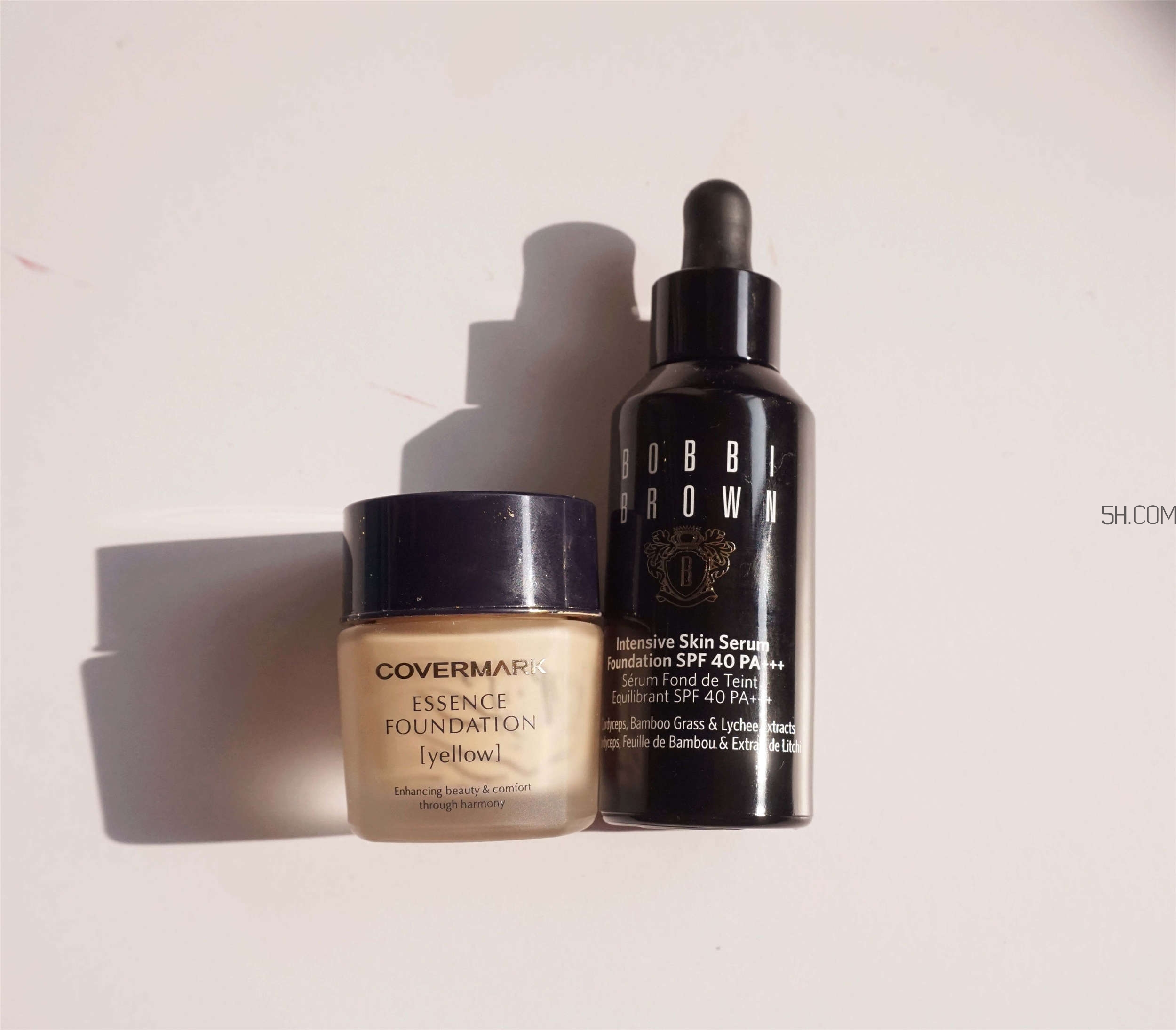 芭比波朗蟲草粉底液和covermark中草粉底霜哪個(gè)好? 芭比波朗蟲草粉底液和covermark中草粉底霜哪個(gè)好?