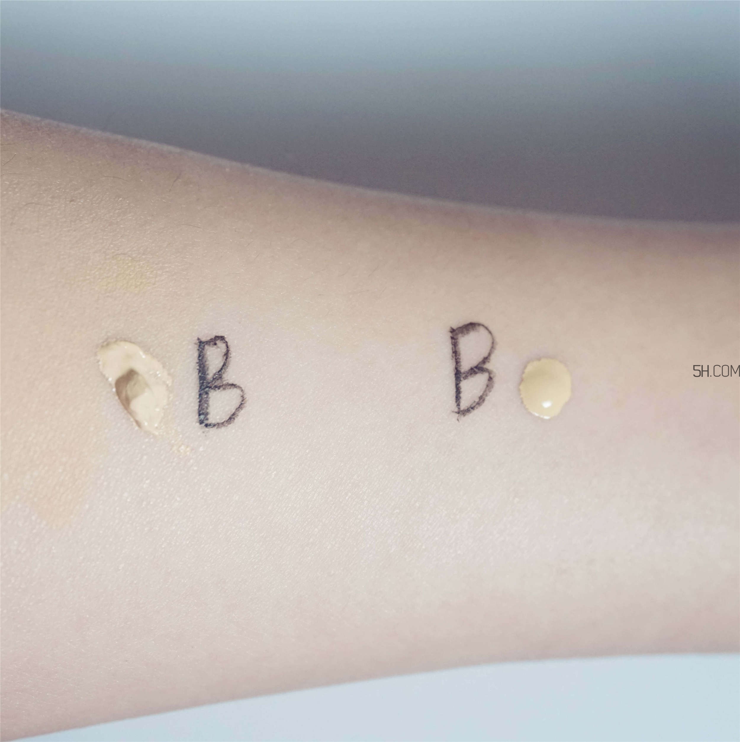 芭比波朗蟲草粉底液和covermark中草粉底霜哪個(gè)好? 芭比波朗蟲草粉底液和covermark中草粉底霜哪個(gè)好?