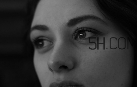 雅頓眼霜怎么樣 雅頓眼霜膠囊如何使用 雅頓眼霜怎么樣 雅頓眼霜膠囊如何使用