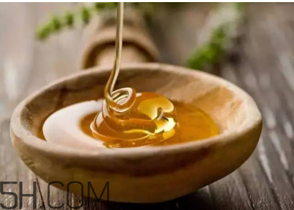 秋天喝蜂蜜有什么好處？秋天吃什么對(duì)身體好？