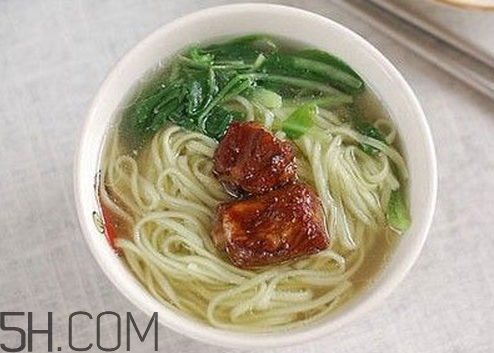 秋天喝蜂蜜有什么好處？秋天吃什么對(duì)身體好？