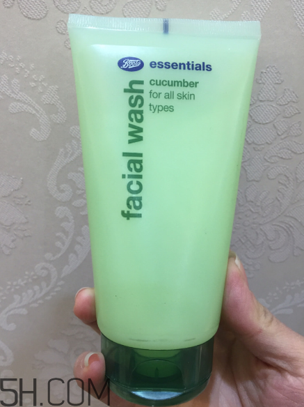 泰國(guó)小黃瓜洗面奶怎么樣？泰國(guó)小黃瓜酒精超標(biāo)嗎？