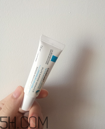 理膚泉b5修復(fù)潤(rùn)唇膏怎么樣？理膚泉b5修復(fù)潤(rùn)唇膏測(cè)評(píng)