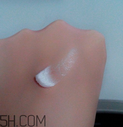 百雀羚洗面奶怎么樣？百雀羚洗面奶是皂基嗎？