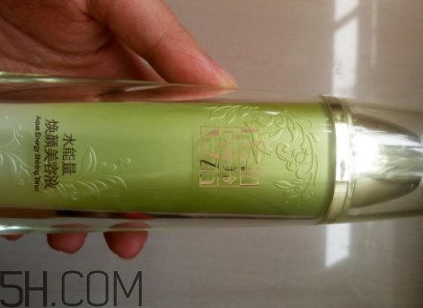 百雀羚爽膚水怎么樣？百雀羚爽膚水含酒精嗎？