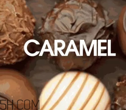 焦糖色大衣配什么顏色圍巾？焦糖色呢子配什么圍巾