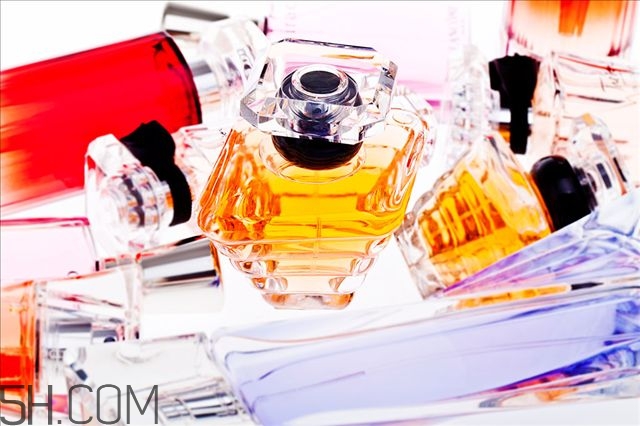香水開封后可以放多久 過期香水的危害需重視 香水開封后可以放多久 過期香水的危害需重視