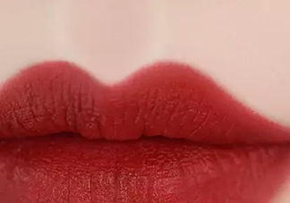 姨媽色口紅適合什么膚色？姨媽色口紅顯白嗎