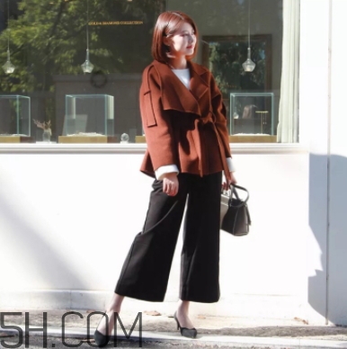 焦糖色大衣配什么褲子？焦糖色大衣搭配
