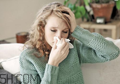 風(fēng)熱感冒有哪些癥狀？風(fēng)寒感冒有哪些癥狀？