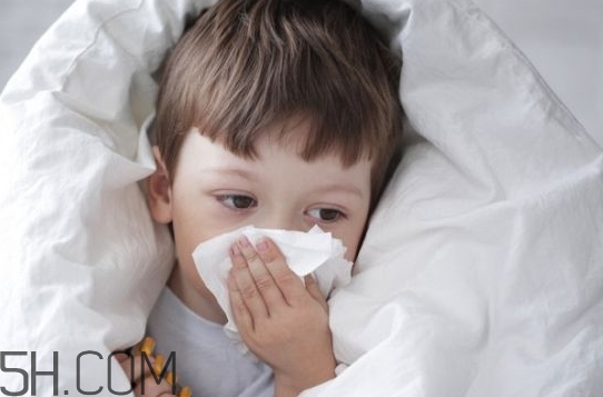 風(fēng)熱感冒有哪些癥狀？風(fēng)寒感冒有哪些癥狀？