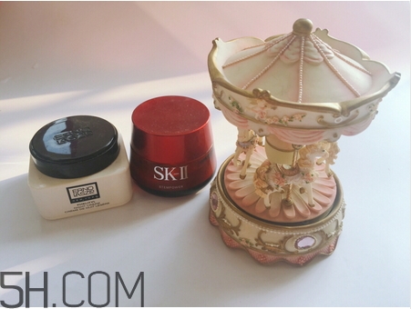 月經期間可以用面霜嗎_來大姨媽能用面霜嗎