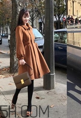 焦糖色風(fēng)衣搭配什么鞋子？焦糖色風(fēng)衣搭配什么襪子