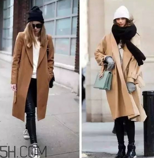 焦糖色風(fēng)衣搭配什么鞋子？焦糖色風(fēng)衣搭配什么襪子