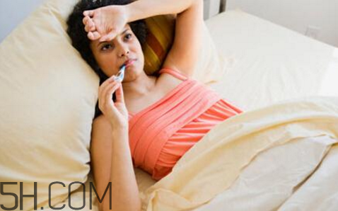 感冒時不能吃什么？感冒吃什么比較合適？