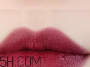 2017年秋冬妝容怎么畫？2017秋冬少女妝容畫法步驟