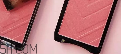 2017年秋冬妝容怎么畫？2017秋冬少女妝容畫法步驟