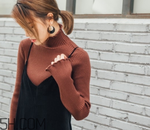 焦糖色毛衣配什么顏色好看？焦糖色毛衣搭配圖片