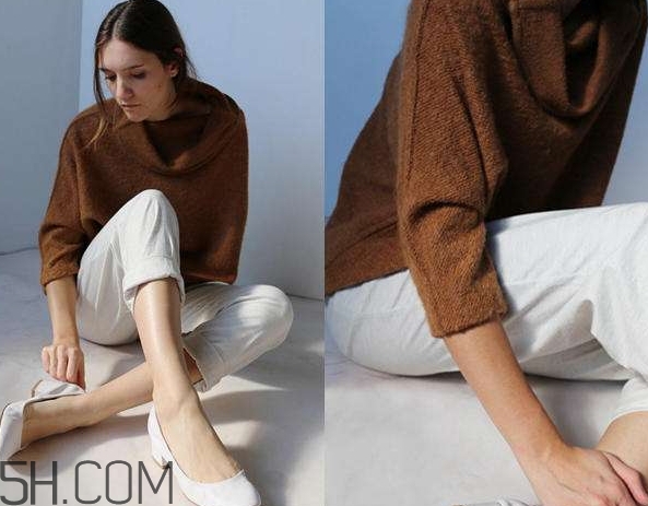 焦糖色毛衣配什么褲子？焦糖色毛衣配什么鞋子？