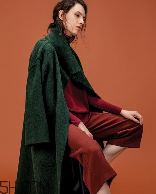 焦糖色褲子配什么顏色外套？焦糖色褲子怎么搭配圖片