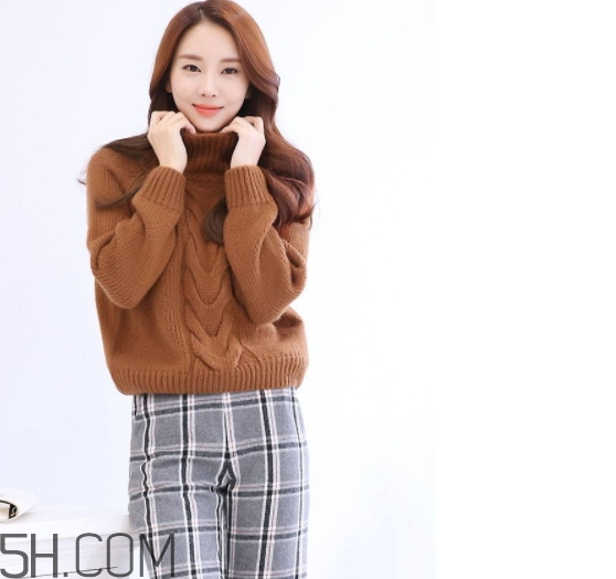 焦糖色毛衣配什么顏色好看？焦糖色毛衣搭配圖片