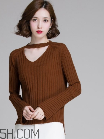 焦糖色毛衣配什么顏色好看？焦糖色毛衣搭配圖片