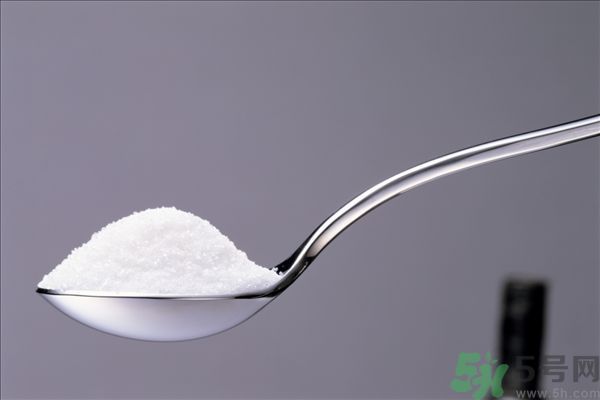 白醋和鹽水混在一起洗臉有什么好處？白醋和鹽洗臉好嗎？