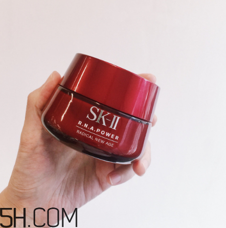 秋冬用什么護(hù)膚品好？秋冬用乳液還是霜