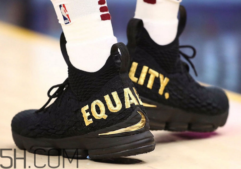 nike lebron 15 equality黑金配色會(huì)發(fā)售嗎？