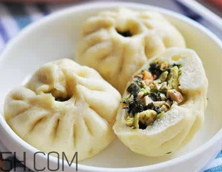 一個香菇青菜包的熱量大概是多少？一個香菇青菜包的熱量