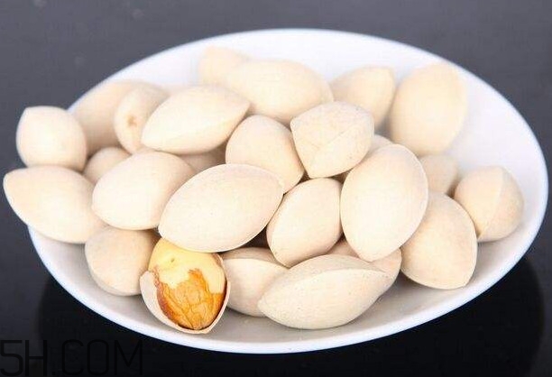 白果沒熟吃了會怎么樣？白果熟了是什么樣子的