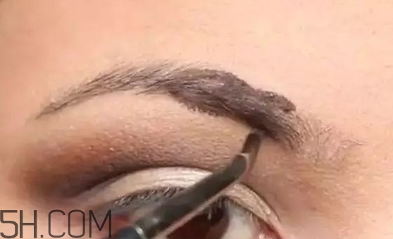 辮子眉怎么畫(huà)？辮子眉畫(huà)法教程