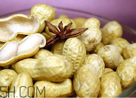 水煮花生的熱量是多少 水煮花生熱量高嗎 水煮花生的熱量是多少 水煮花生熱量高嗎