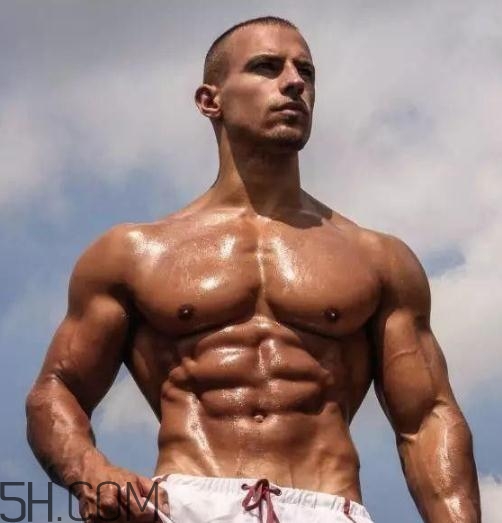 卷腹是仰臥起坐嗎？卷腹和仰臥起坐的區(qū)別