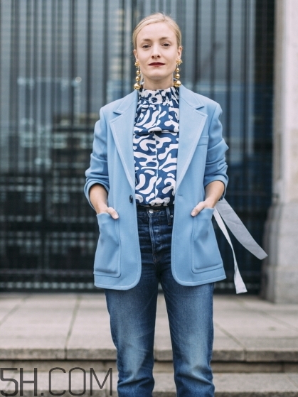 霧霾藍(lán)是什么顏色？霧霾藍(lán)搭什么顏色