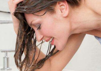 醋洗頭是白醋還是陳醋？用醋洗頭要用洗發(fā)水嗎？