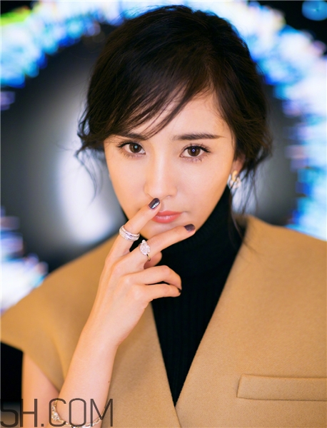 黃褐斑跟心情有關(guān)系嗎？黃褐斑跟曬太陽有關(guān)系嗎？