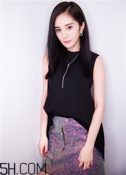 黃褐斑跟飲食有關(guān)系嗎？黃褐斑跟養(yǎng)狗有關(guān)嗎？