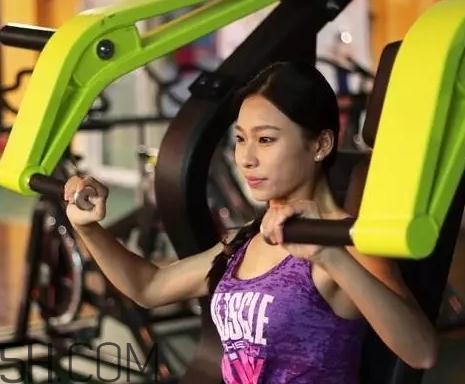 坐姿推胸練哪里？坐姿推胸動(dòng)作要領(lǐng)