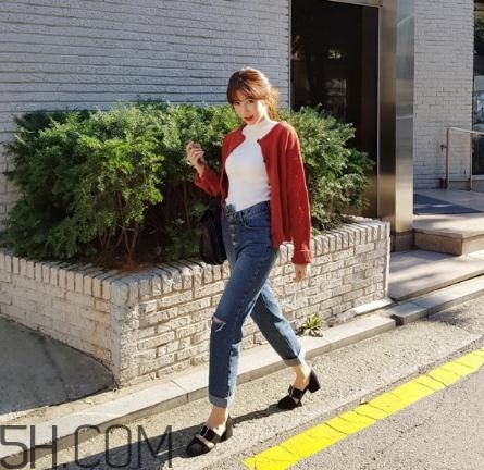 白色毛衣外套怎么搭配？白色毛衣配什么顏色外套？