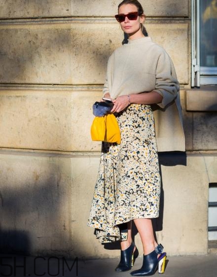 白色毛衣配什么鞋子？白色毛衣搭配鞋子圖片