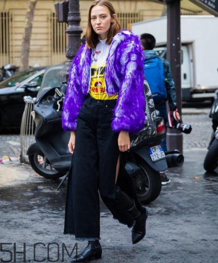 短款皮草下身搭配什么？短款皮草怎么搭配？