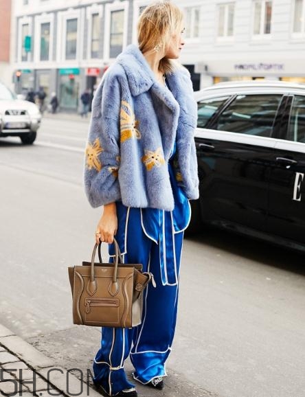 短款皮草下身搭配什么？短款皮草怎么搭配？