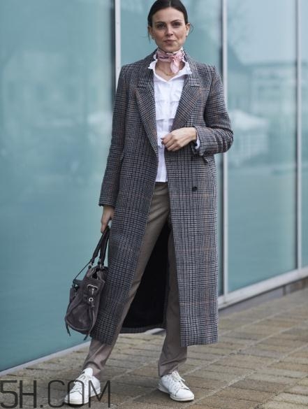 格子大衣里面怎么搭配？格子大衣搭配圖