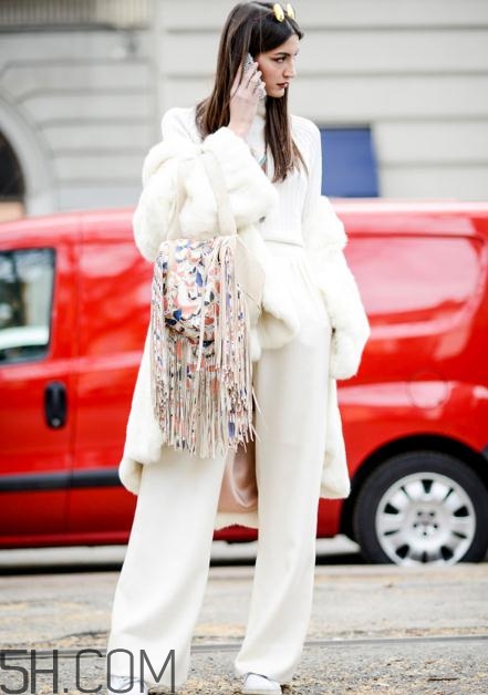 針織衫穿著扎人怎么辦？針織衫面料怎么選？