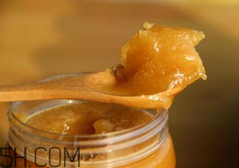 蜂蜜凝固是真蜂蜜嗎？怎樣鑒別土蜂蜜的真假？