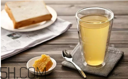 蜂蜜可以放多久？蜂蜜水一次喝多少合適？