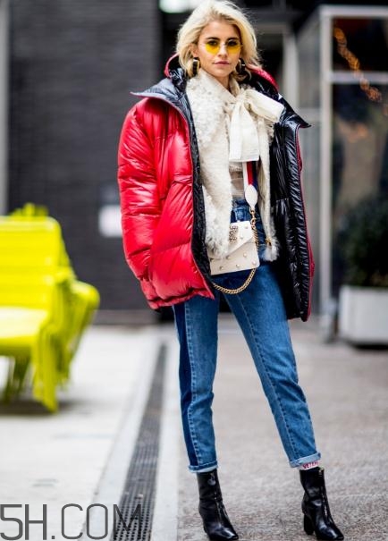 羽絨服配什么褲子好看？羽絨服搭配褲子圖片