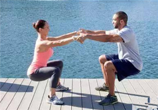 深蹲和硬拉是壯陽的嗎？深蹲和硬拉哪個對腰有傷害？